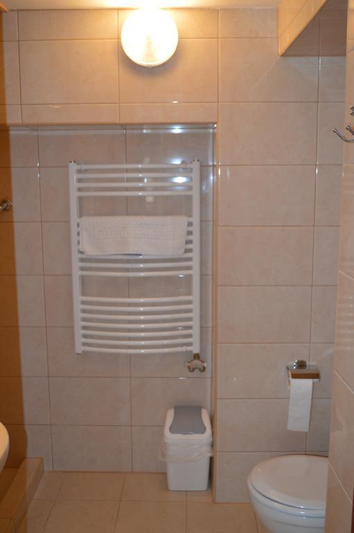 Bed and Breakfast Muskátli Panzió Győr Habitación foto
